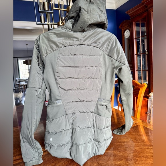 Lululemon Athletica Down For It All Jacket **LIKE NEW** w/ Goose Down Dark Olive - Picture 10 of 13